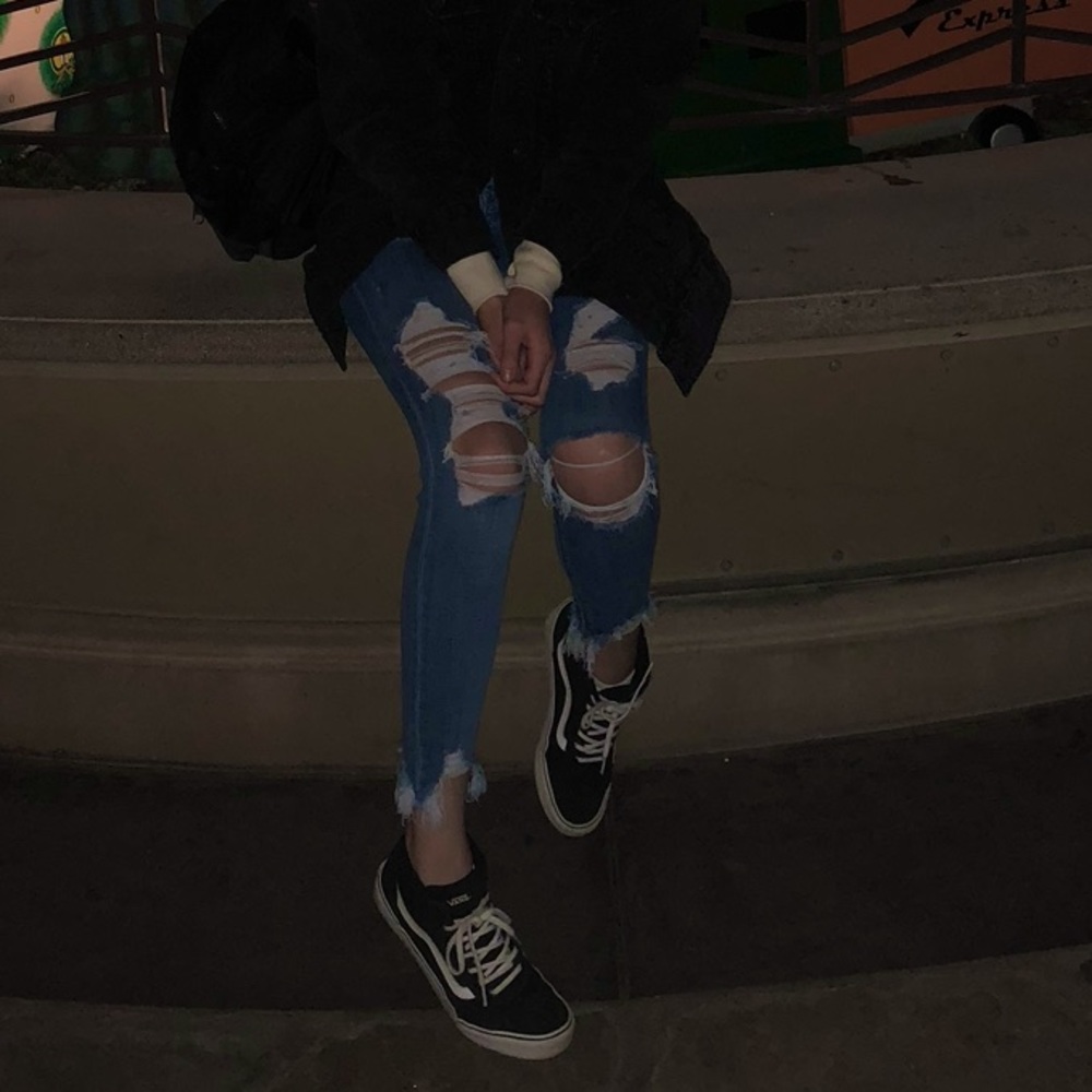 Express Mid Rise Ankle Jean - Picture 3 of 4